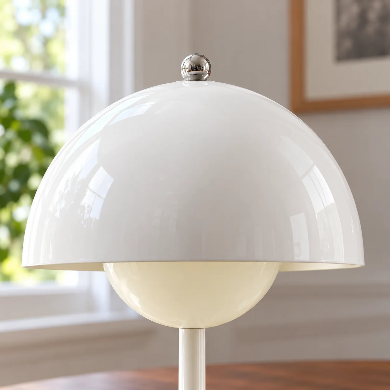 Daisy Dome Lamp in White: construction detail