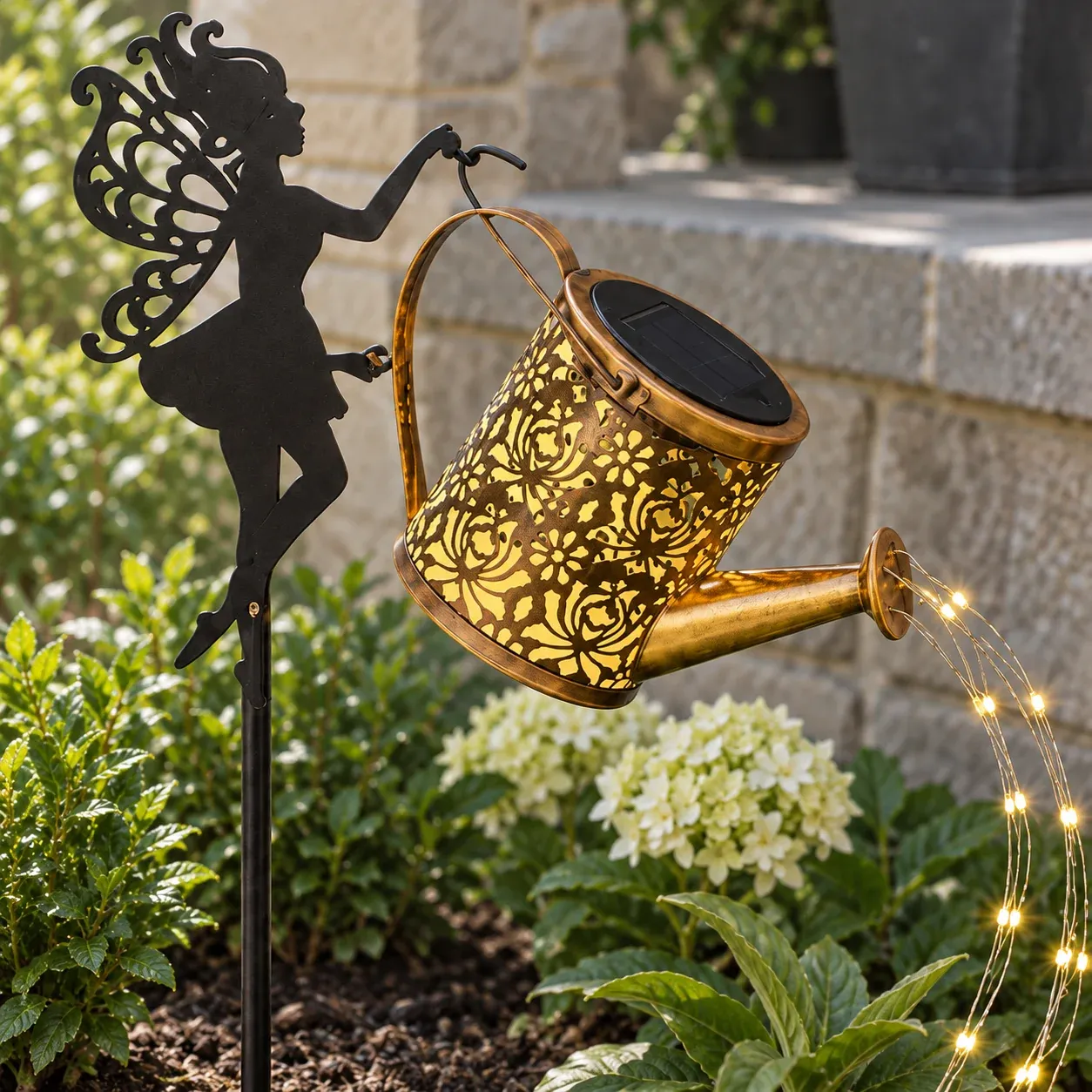 Aveline Watering Can Light - Warm white with fairy hook - construction detail