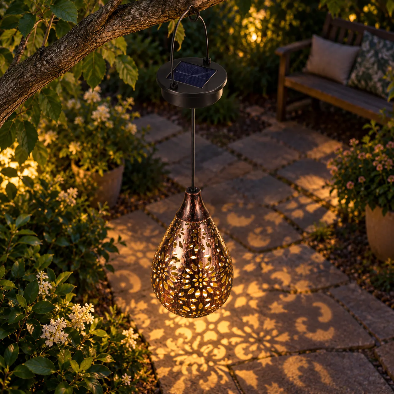 Samuel Droplet Garden Light; use view