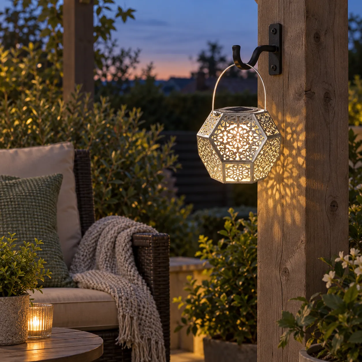 Ivor Geometric Lantern; Standard; use view