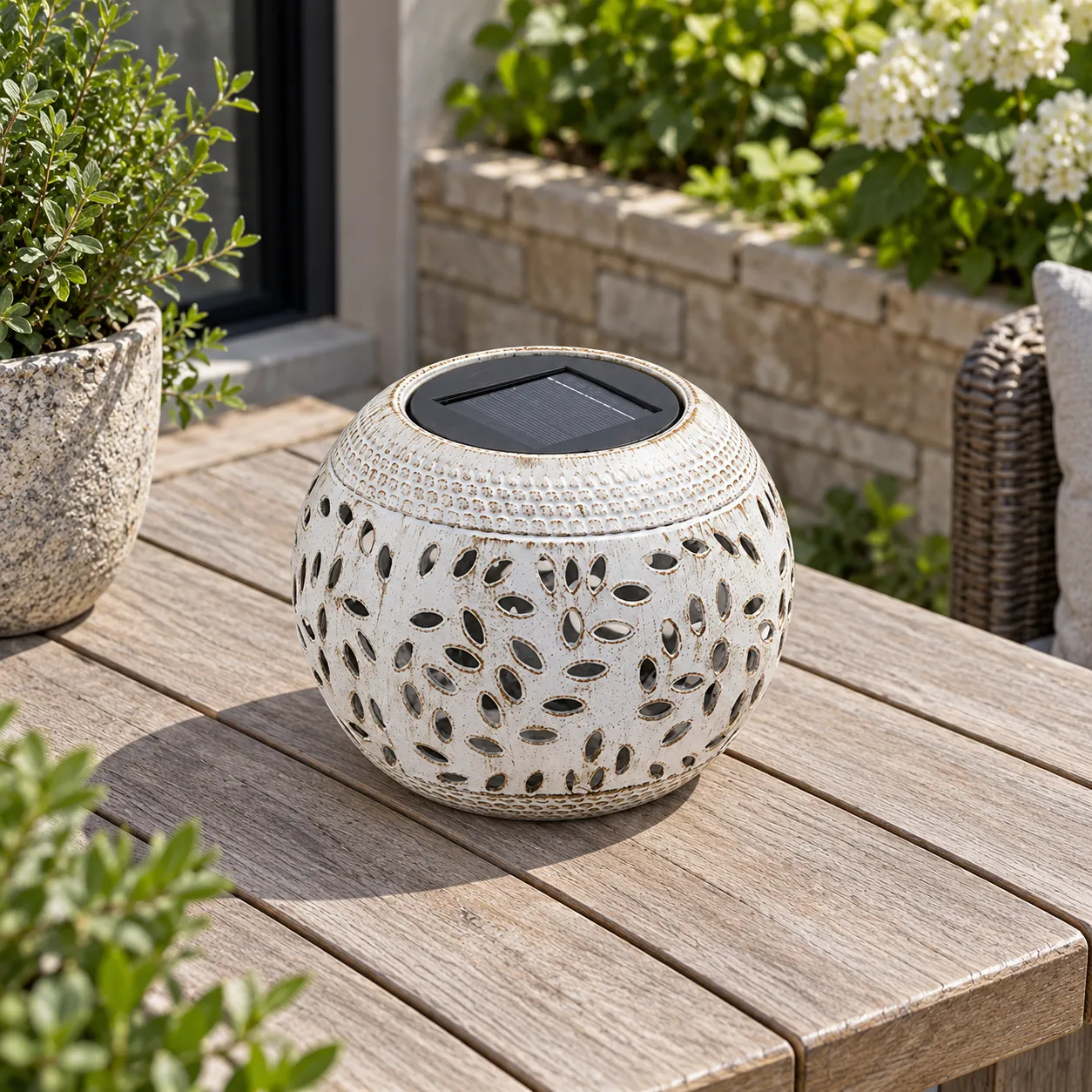 Lysander Globe Lantern; Standard; alternate view